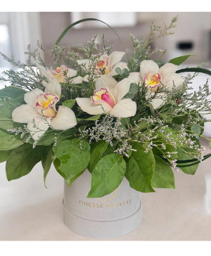 Pure Orchid Luxe Velvet box arrangement