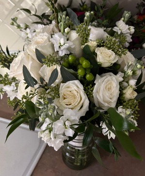 Pure & Simple Handheld Bouquet