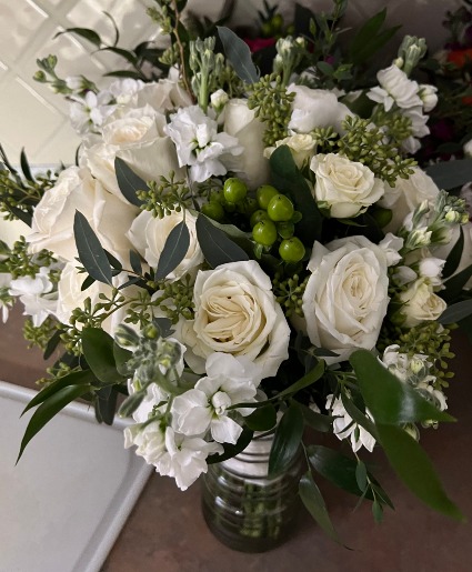 Pure & Simple Handheld Bouquet