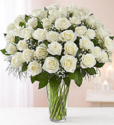 PUREST LOVE Vase Arrangement
