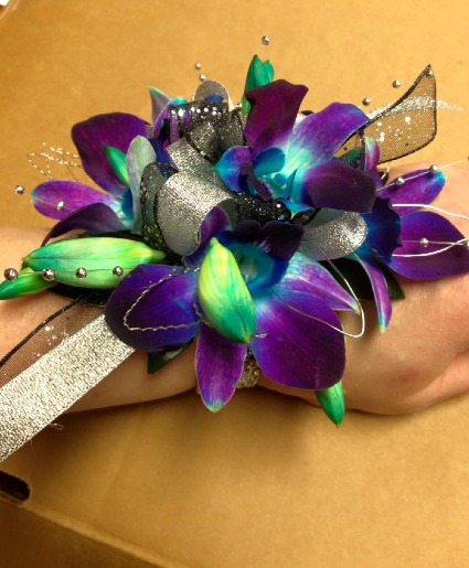 PURPLE ORCHIDS CORSAGE prom