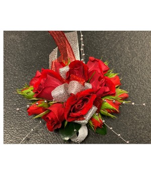 PUTTING ON THE RITZ RED PROM