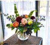 Queen's Court Vase Arrangement