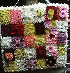 quilt tribute standing quilt spray 