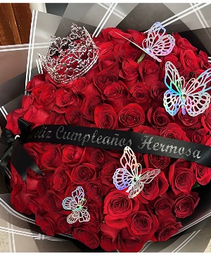 R1: Bouquet of red roses ARREGLO DE 100 ROSES 