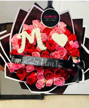 R2: Bouquet of red and pink roses BOUQUET 50 ROSES 