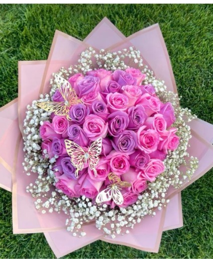 R11: Bouquet of 50 pink and lavendar roses 50 pink and lavendar roses with baby breath