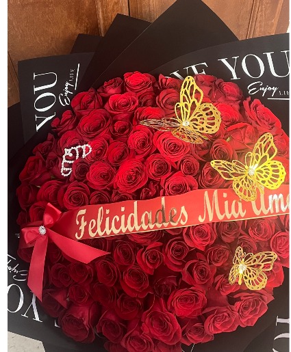 R12: Bouquet of 100 red roses  100 RED ROSES 