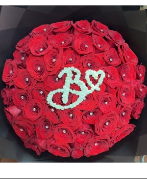 Ramo Buchon letter Roses