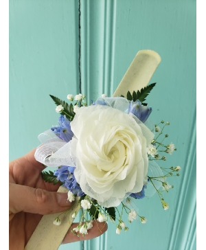 RANUNCULUS AND DELPHINIUM WRIST CORSAGE CORSAGE