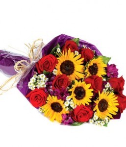 Ray of Sunshine Bouquet Presentation Style Roses and Sunflowers in Oakdale, NY | POSH FLORAL DESIGNS INC.
