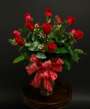 One Dozen Roses Premium long stem roses