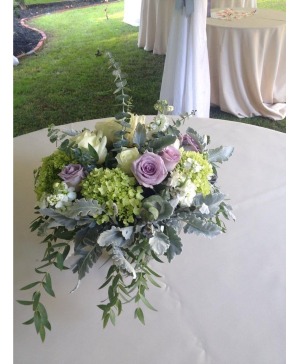 LAVENDER AND GREEN CENTERPIECE  FLOWERS WEDDING FLOWERS