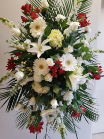Red and white garden mixture standing spray