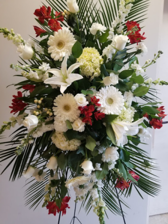 Red and white garden mixture standing spray