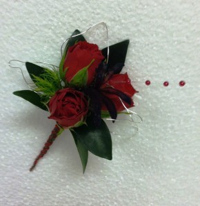 Spray roses Red Boutoniere boutoniere