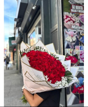 75 roses + Bouquet 