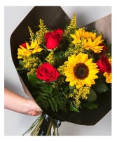 Red roses and sunflowers Wrap Fresh flowers 