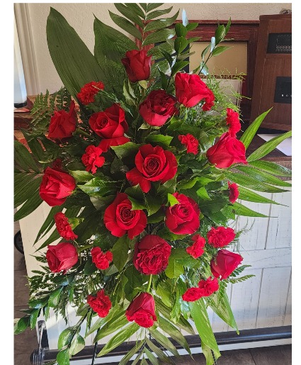 Red roses  Easel spray