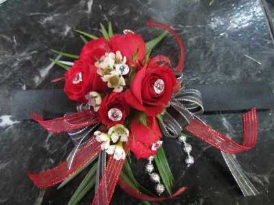 Red Spray Roses Wrist Corsage
