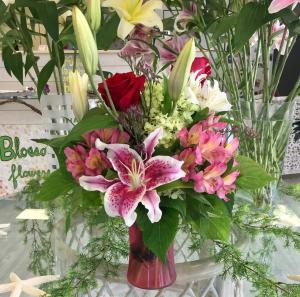 'Red' Your Mind! Vase Arrangement