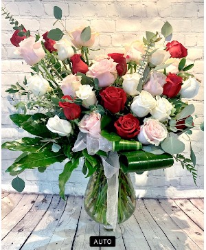 Remarkable Pink Rose Garden  Vase Arrangement