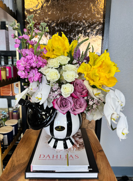 Reyna's Elegant Floral  