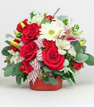 Ribbon & Roses Bouquet in Glass Cube