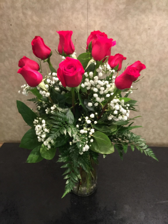 Classic Roses 1 Dozen  Roses Arranged 