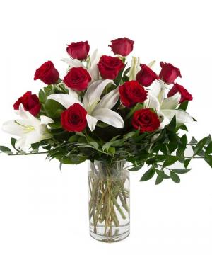 Romantic Rose and Lily bouquet 