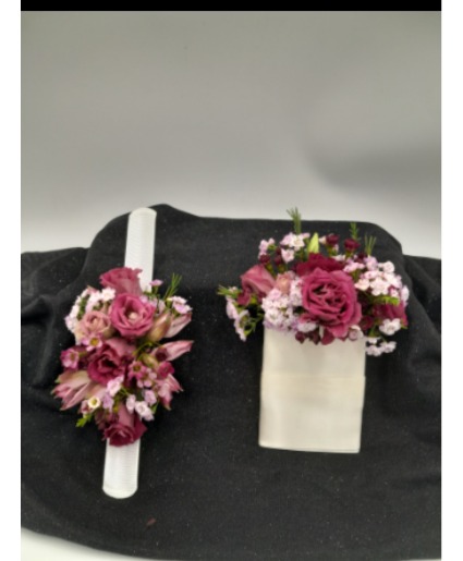 Romantic shades of Mauve corsage