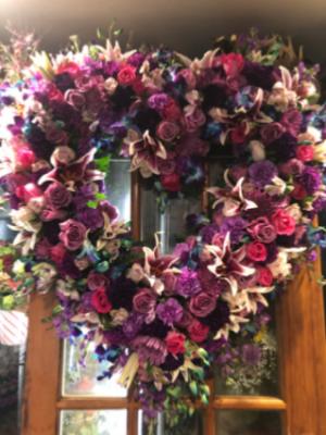 Lavender standing spray Heart Funeral Flowers Rom 