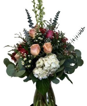 Rose and hydrangea Floral Arrangement