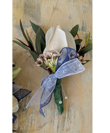 Rose Boutonniere Choose your own color in Kirtland, OH | Kirtland Flower Barn