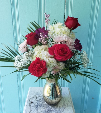 ROSE GOLD FLOWER ARRANGEMENT