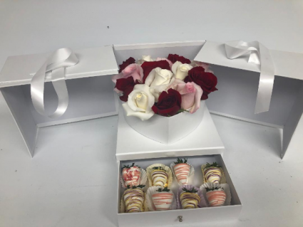 ROSE HEART BOX W/ 12 STRAWBERRIES 