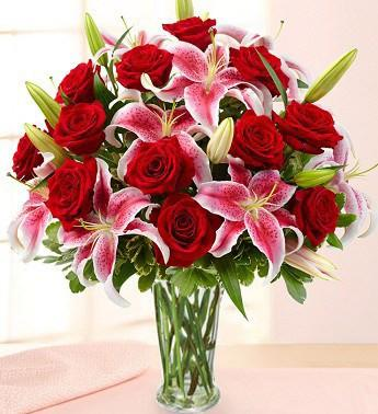 ROSE MAJESTY Vase Arrangement