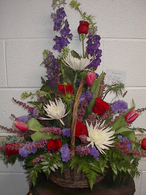 Rose memorial fresh cur design in basket