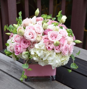 Rose Mound with Hydrangea cube