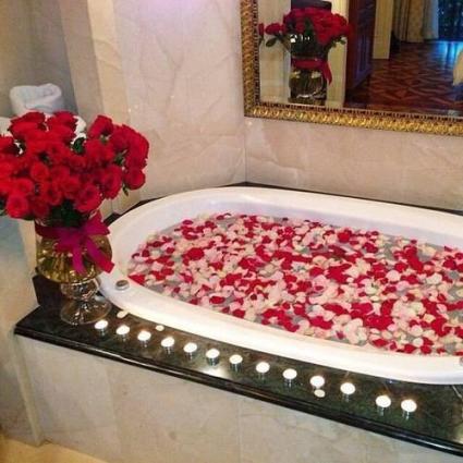 ROSE PETALS 