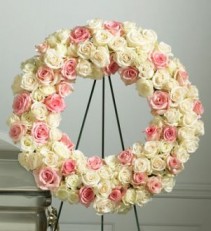 Rose Standing Wreath Unforgettable