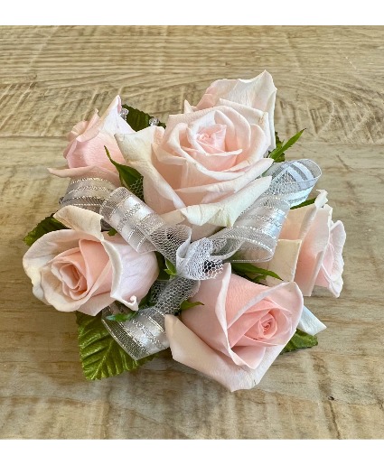 ROSE WRIST CORSAGE CORSAGE