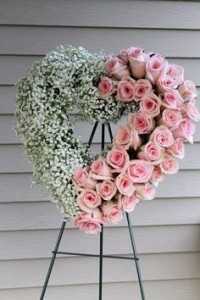 Roses & Baby Breath Heart **Available in multiple different colors