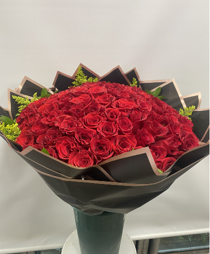 Love you forever  84  ROSES  OR  100  ROSES