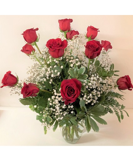 Red Roses Rounded Clear Glass Vase
