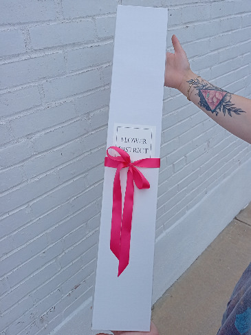 Long stem Roses in a Box in Glastonbury, CT | THE FLOWER DISTRICT