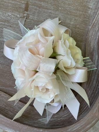 Rosy Posy blush Wrist Corsage