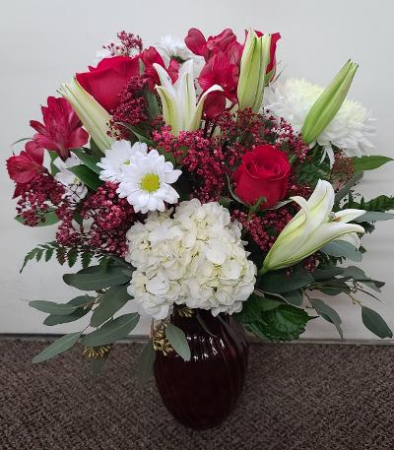 Rosy Reds and Whites FHF-V21 Fresh Flower Vase