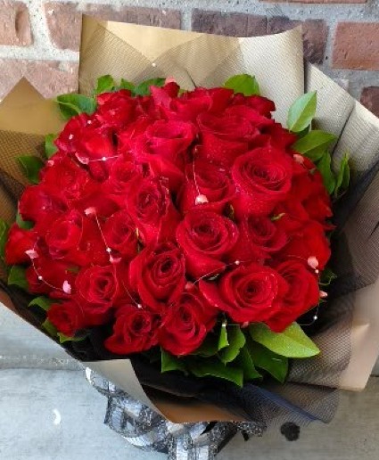 Rosy Romantic Bouquet Love / Anniversary / Valentine's day