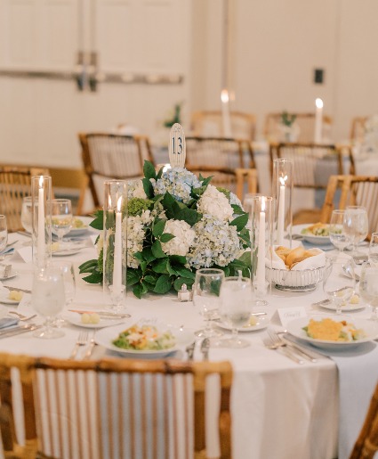 Round Table Centerpiece Wedding 